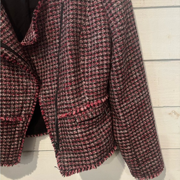 White House Black Market Black and Pink Tweed Blazer in 4P. Great condition! - Picture 6 of 16